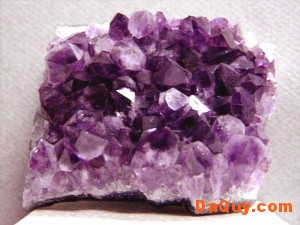 amethyst thach anh tim 300x225 Thạch Anh Tím (Amethyst)   Nguồn gốc và đặc tính chữa bệnh trong dân gian